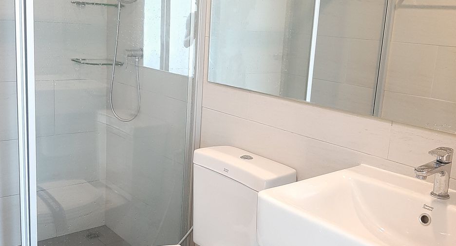 For sale 1 bed condo in Si Racha, Chonburi