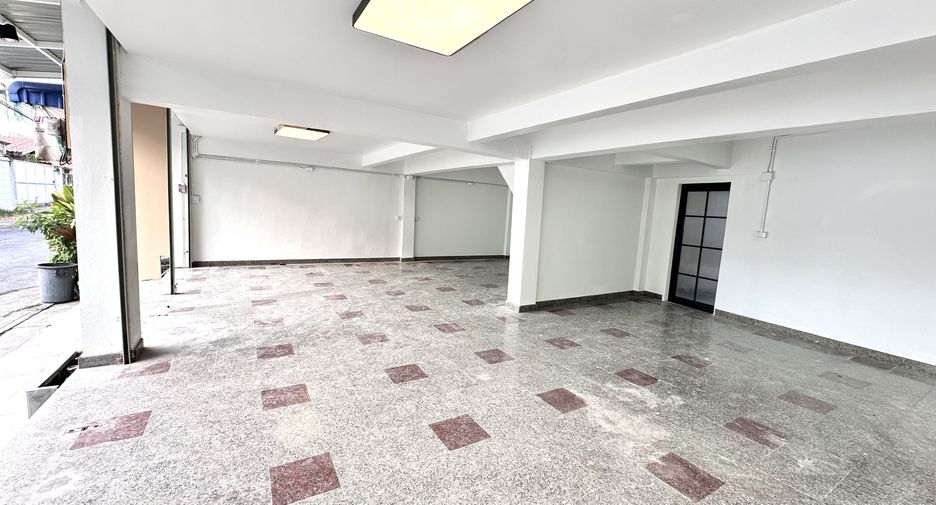 For sale retail Space in Mueang Saraburi, Saraburi