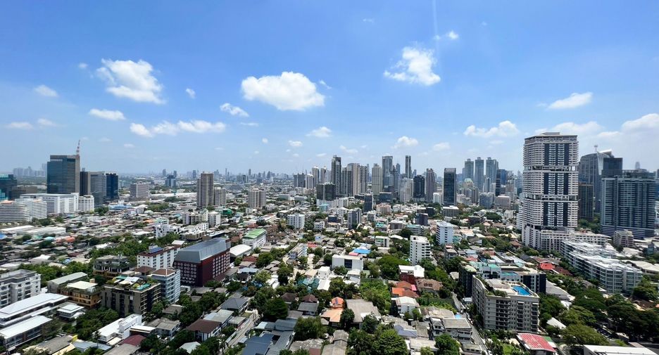 Wohnung zum Kauf mit 3 Zimmer in Khlong Toei, Bangkok