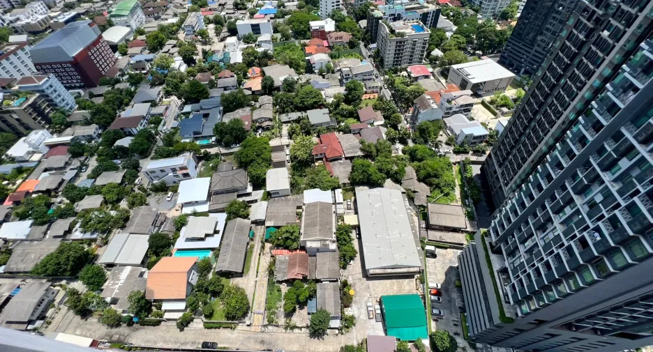 Wohnung zum Kauf mit 3 Zimmer in Khlong Toei, Bangkok