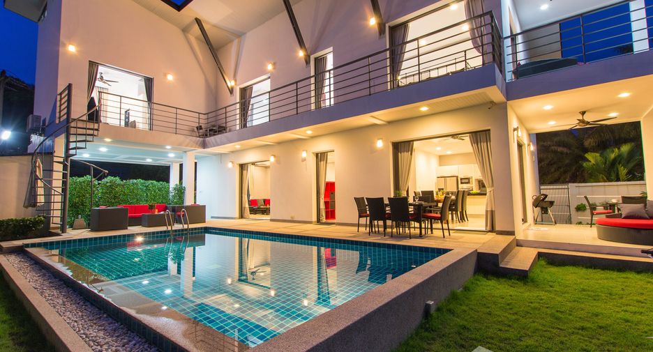 For rent 4 bedrooms villa in Mueang Phuket, Phuket