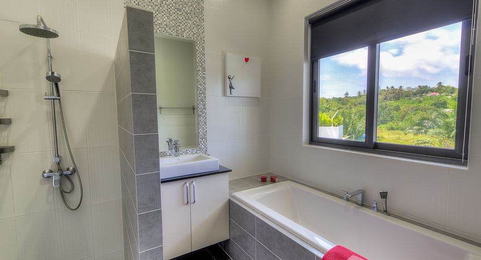 For rent 4 bedrooms villa in Mueang Phuket, Phuket