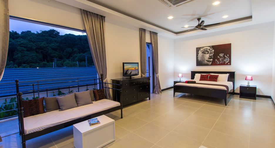 For rent 4 bedrooms villa in Mueang Phuket, Phuket
