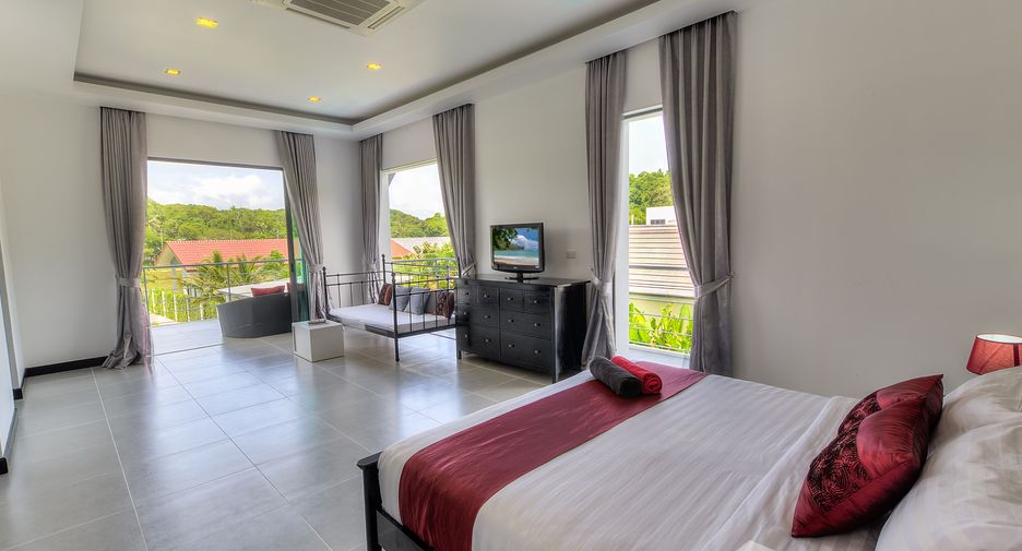 For rent 4 bedrooms villa in Mueang Phuket, Phuket