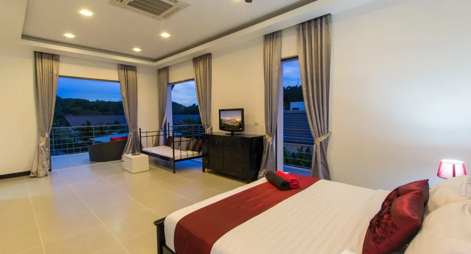 For rent 4 bedrooms villa in Mueang Phuket, Phuket