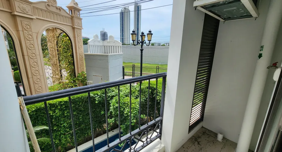 For sale studio condo in Bang Lamung, Chonburi