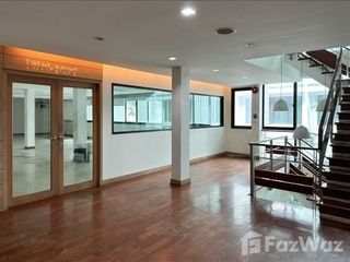 For sale retail Space in Khlong Toei, Bangkok