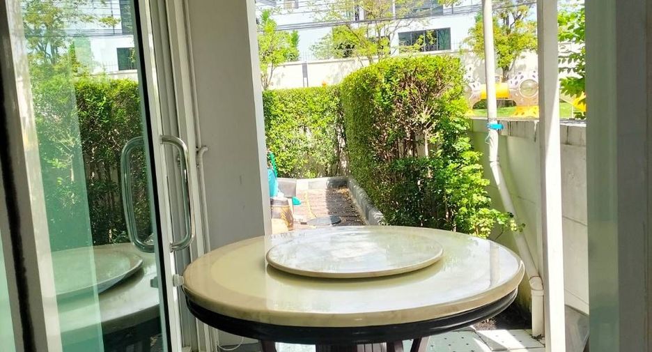For rent and for sale 4 bedrooms house in Saphan Sung, Bangkok