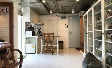Wohnung zum Kauf mit 1 Zimmer in Huai Khwang, Bangkok