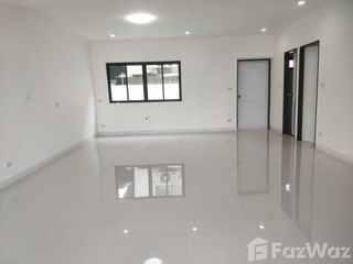 Reihenhaus zum Kauf mit 3 Zimmer in Bueng Kum, Bangkok