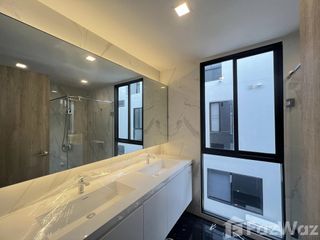For rent 4 bedrooms townhouse in Pak Kret, Nonthaburi