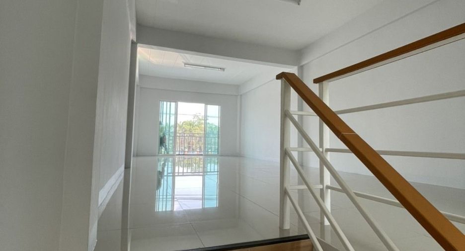 Gewerbefläche zum Kauf und zur Miete in Phan Thong, Chonburi