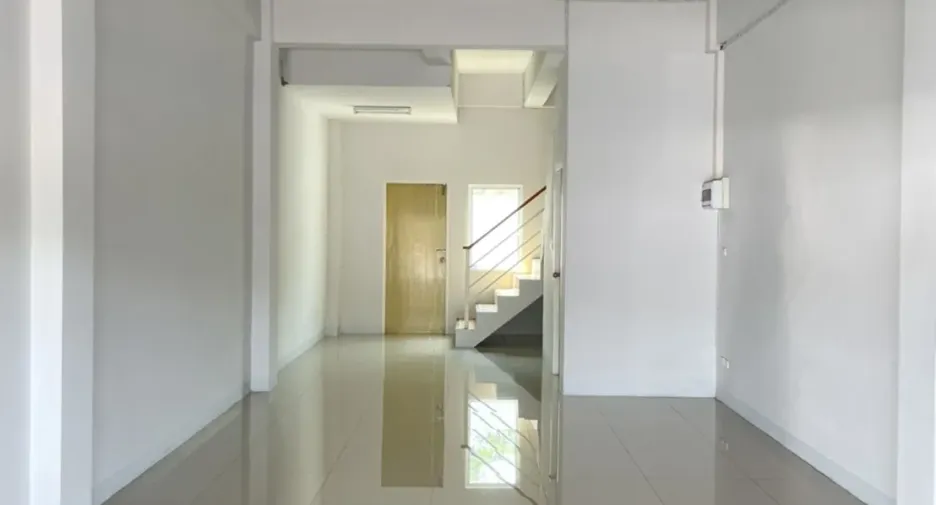 Gewerbefläche zum Kauf und zur Miete in Phan Thong, Chonburi