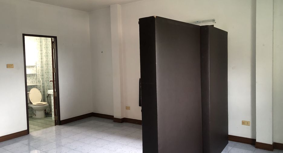 For rent 3 bedrooms house in Mueang Phuket, Phuket