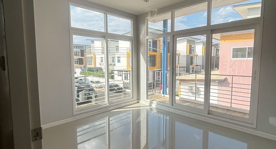 À vendre 3 chambres maison de ville à Phutthamonthon, Nakhon Pathom