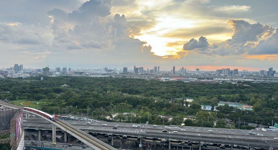 For sale 2 bedrooms condo in Chatuchak, Bangkok