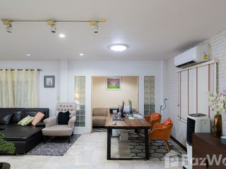 For sale 3 ベッドルーム house in Watthana, Bangkok