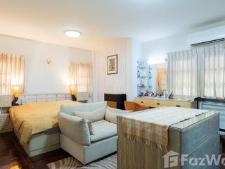 For sale 3 ベッドルーム house in Watthana, Bangkok