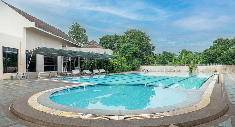 For sale 3 ベッドルーム house in Watthana, Bangkok