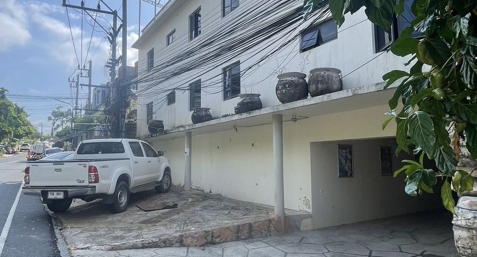 Casa en venta y en alquiler de 4 habitaciones en Kathu, Phuket