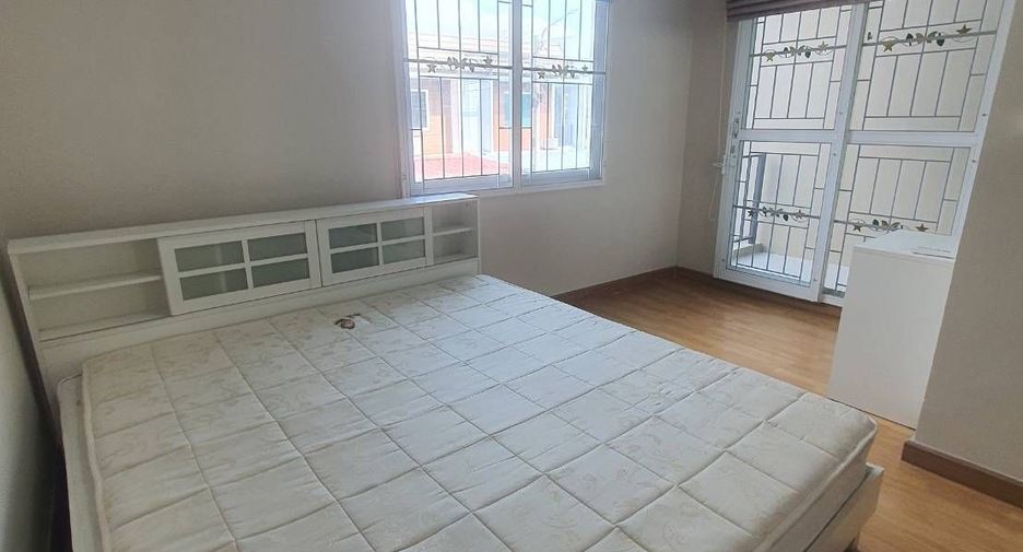 For sale 3 bedrooms townhouse in Bang Phli, Samut Prakan