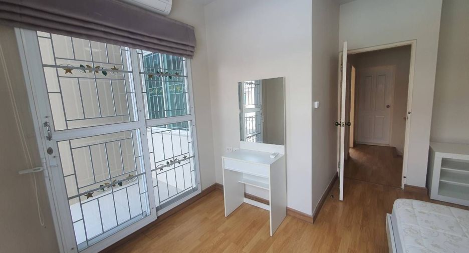 For sale 3 bedrooms townhouse in Bang Phli, Samut Prakan