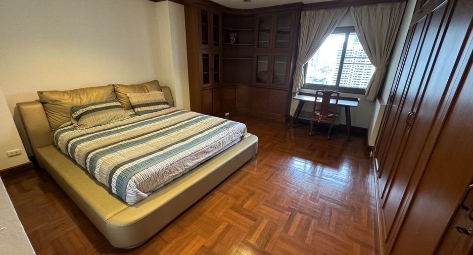 For sale and for rent 4 bedrooms condo in Watthana, Bangkok