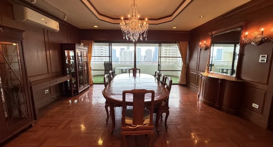 For sale and for rent 4 bedrooms condo in Watthana, Bangkok