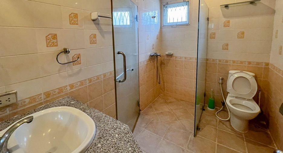 For sale 5 bedrooms house in Bang Phli, Samut Prakan