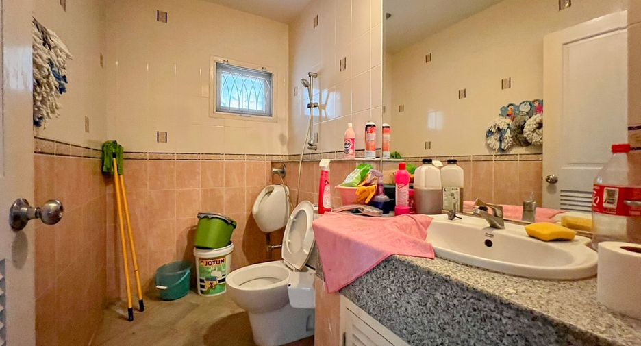 Casa en venta de 5 habitaciones en Bang Phli, Samut Prakan
