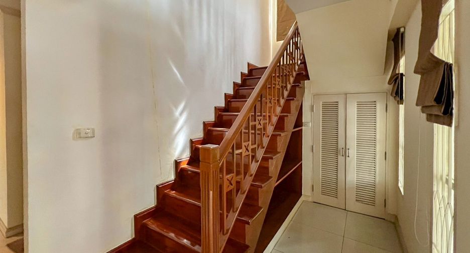 For sale 5 bedrooms house in Bang Phli, Samut Prakan