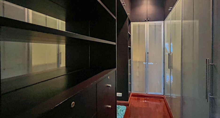 For sale 5 bedrooms house in Bang Phli, Samut Prakan