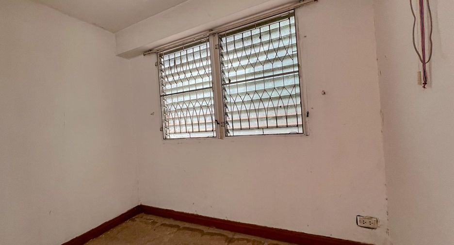 For sale 5 bedrooms house in Bang Phli, Samut Prakan