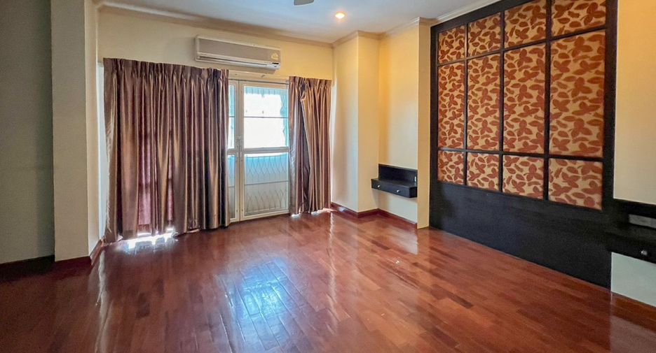 For sale 5 bedrooms house in Bang Phli, Samut Prakan
