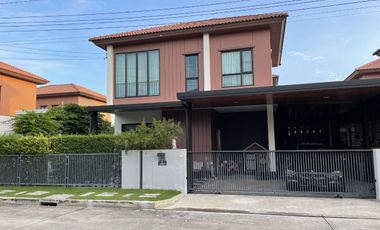 For sale 3 bedrooms house in Khlong Sam Wa, Bangkok