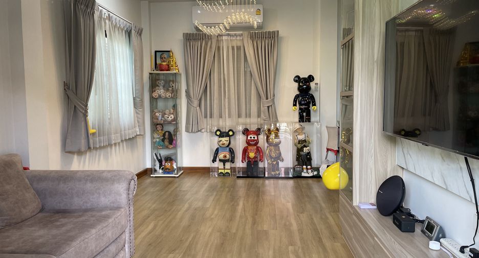 For sale 3 bedrooms house in Khlong Sam Wa, Bangkok