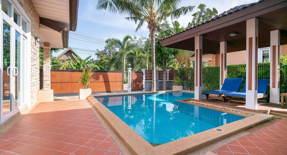 Villa en alquiler de 3 habitaciones en Mueang Phuket, Phuket