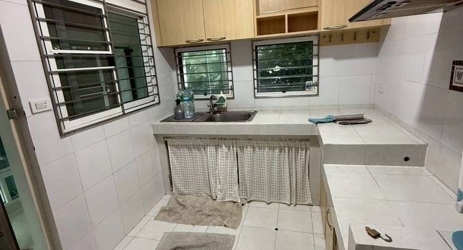 Casa en venta de 3 habitaciones en Bang Kruai, Nonthaburi