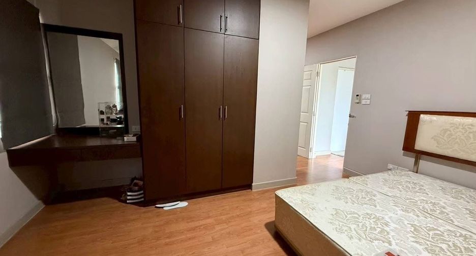 Casa en venta de 3 habitaciones en Bang Kruai, Nonthaburi