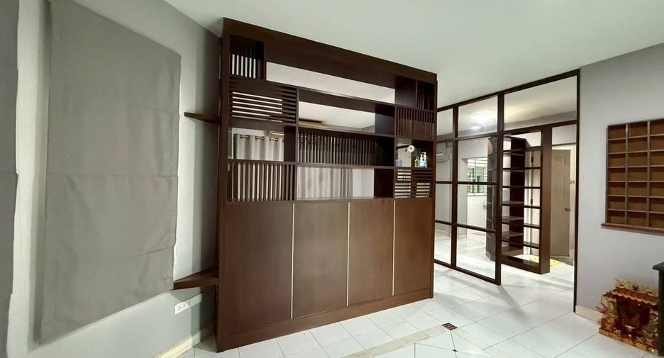 Casa en venta de 3 habitaciones en Bang Kruai, Nonthaburi