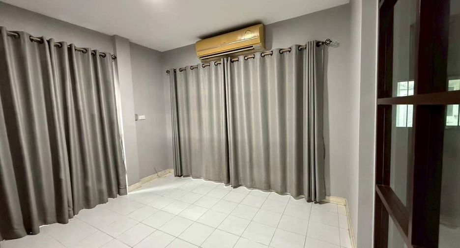 Casa en venta de 3 habitaciones en Bang Kruai, Nonthaburi