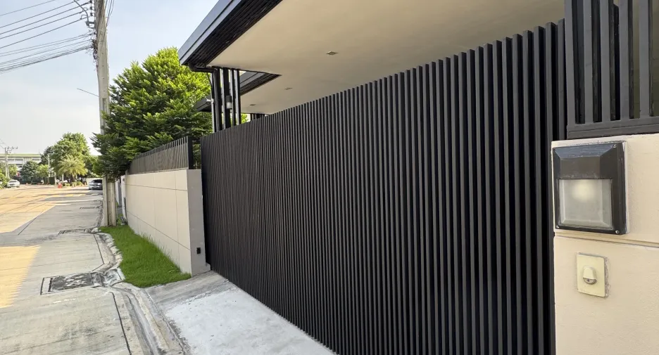 For sale 4 bedrooms house in Bang Yai, Nonthaburi