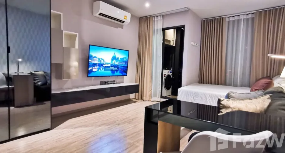Condo en venta y en alquiler de estudio en Watthana, Bangkok