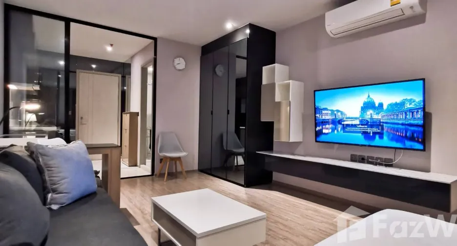 Condo en venta y en alquiler de estudio en Watthana, Bangkok