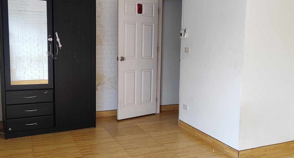 For sale 2 bedrooms townhouse in Khlong Luang, Pathum Thani