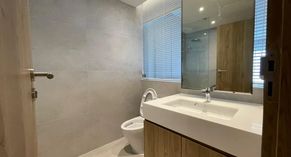 For sale and for rent 2 bedrooms condo in Khlong Toei, Bangkok