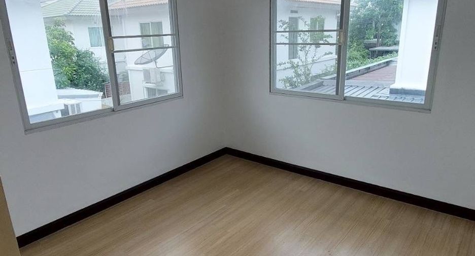 For sale 3 bedrooms house in Khlong Luang, Pathum Thani