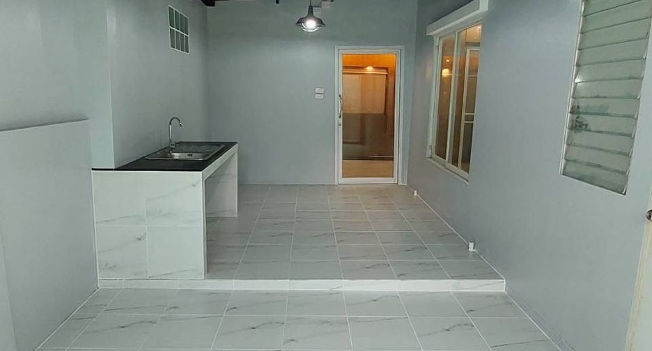For sale 3 bedrooms house in Khlong Luang, Pathum Thani
