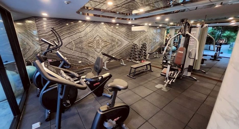 For sale 1 Beds condo in Huai Khwang, Bangkok