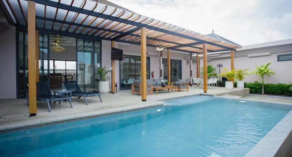 Villa en alquiler de 4 habitaciones en Thalang, Phuket
